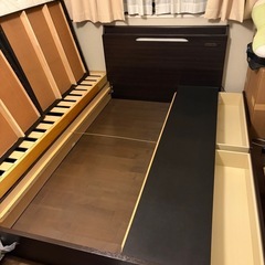 セミダブル　ベッドフレームの画像