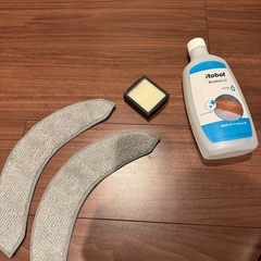 【国内正規品】 ロボット掃除機 「ルンバ」combo（コンボ）j7+ グラファイト c755860 [吸引＋拭くタイプ（水拭き）]の画像