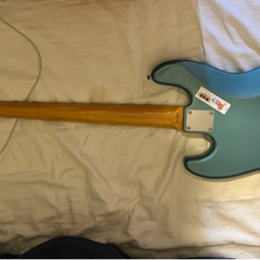 fenderのベースですの画像