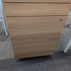 2台あります(1台あたりの価格です)プラス サイドキャビネット OXシリーズ 鍵付き ストッパー付キャスター付の画像