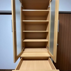 食器棚（幅60cm高さ190cm奥行42cm）の画像