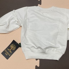 ※締切りました※ ■無料■【新品】海外製品　パール付きトレーナー　たぶん90〜100cmくらい？/ホワイトの画像