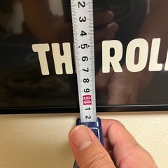 ポスターとポスター入れる額
の画像