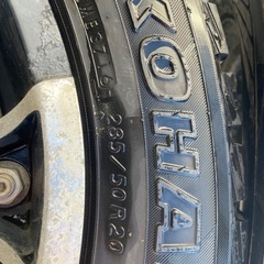 285/50R20 スタッドレス
PCD150 5穴タイヤホイールセットの画像