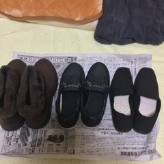 スニーカーや暖かいブーツや靴譲ります!!の画像