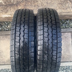 ダンロップ　スタッドレスタイヤ　
バリ溝の画像