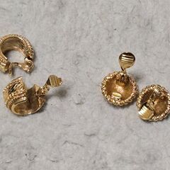 MONET モネ ゴールド イヤリング 2個 アクセサリー ヴィンテージ 金色の画像
