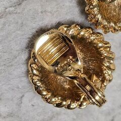 MONET モネ ゴールド イヤリング 2個 アクセサリー ヴィンテージ 金色の画像