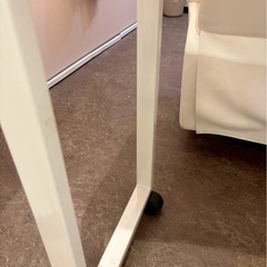 ネイルテーブル　2台　サイドテーブル　ホワイト　キャスター付きの画像