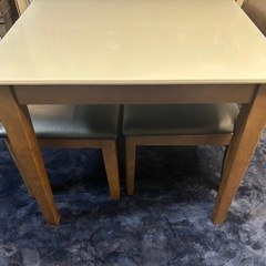 引き取りに来れる方限定 ダイニングテーブルの画像