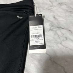新品！adidas  スパッツの画像
