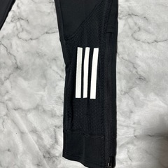 新品！adidas  スパッツの画像
