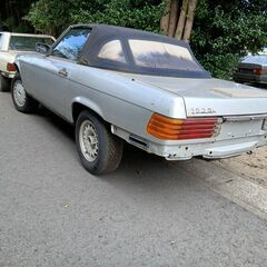 Mベンツ107.560SLレストアーベース車及び部品取り車-書類ありの画像