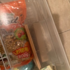 ハムスター用品と餌の画像