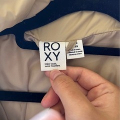 ROXY ベージュ ダウンジャケットの画像