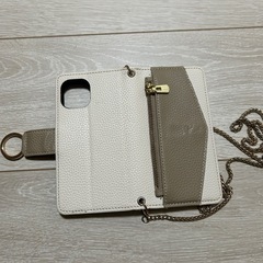 iPhone13mini 手帳型カバーの画像