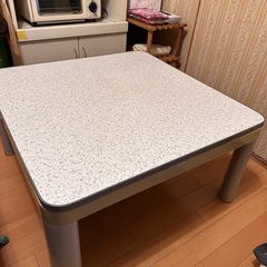 正方形こたつの画像