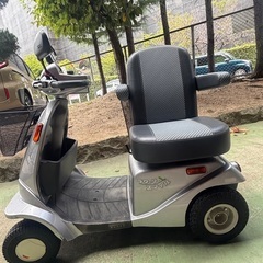 セニアカー　Kubota カバー付き　キー2本　バッグ付きの画像