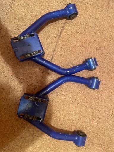 クラウン フロントアッパーアーム