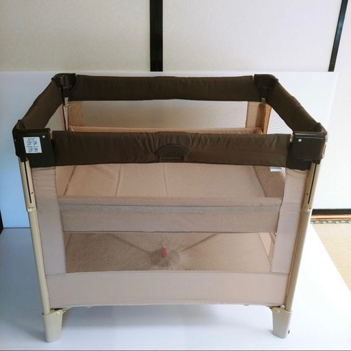 アップリカ　ベビーベッド　ココネル