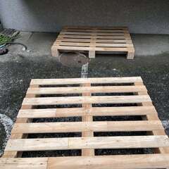 木製パレット12型サイズ×2枚【無料】差し上げます！の画像