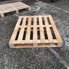 木製パレット12型サイズ×2枚【無料】差し上げます！の画像