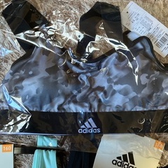 半額以下　アディダススポーツブラ3枚セットの画像