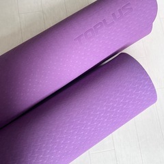 ほぼ未使用のヨガマット　2本　軽量　滑らない　ラバー　の画像