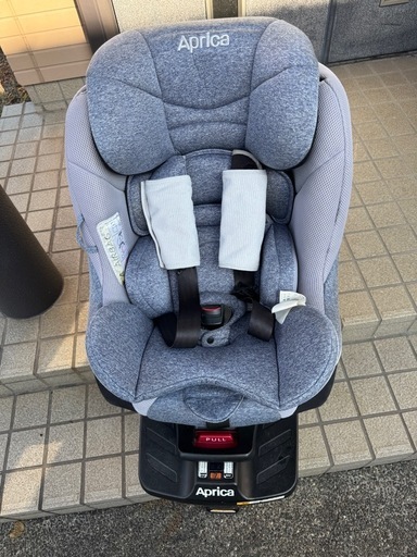 アップリカ　チャイルドシート　製品名はcururila モデル#8AP73NVIJ 。