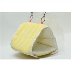 インコのおもちゃ 小鳥たちの寝床 三角ハウスＬ　マルカン MB-121(インコのテント・ベッド・ハウス)の画像