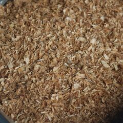 ２０２５年もの 国産100％広葉樹おが粉・おがくず　一斗缶入りの画像