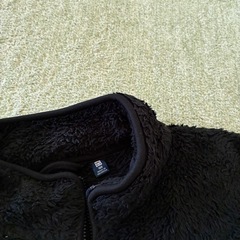 ユニクロ　フリースジャケット　140 黒の画像