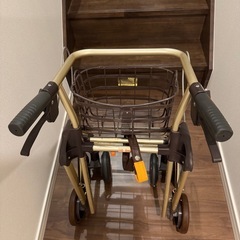 折りたたみ式室内用歩行器の画像