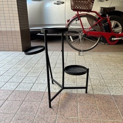 IKEA 植物を置く台の画像