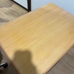 折りたたみテーブルの画像