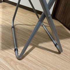 折りたたみテーブルの画像