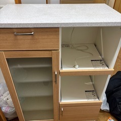 本日午前中引き取り限定、レンジラック食器棚の画像