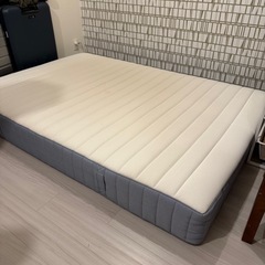 IKEA ヴァレヴォーグ　ダブルベッド　マットレスの画像