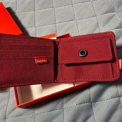 supreme  二つ折り財布の画像