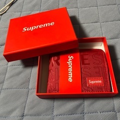 supreme  二つ折り財布の画像