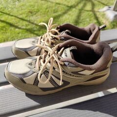 美品　DUNLOP　ダンロップ紳士靴　スニーカー　紐靴　茶色　サイズ27cmの画像