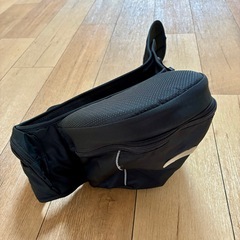 ポスポスの半額以下 携帯ベビーチェアと抱っこ紐（腰掛け）の
セットの画像