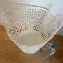 洗濯かご・突っ張り棒
の画像