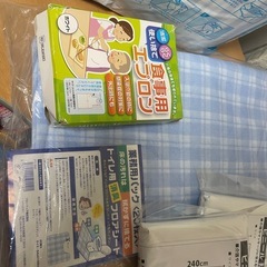 介護おむつライフリー テープM 食事用エプロン トイレ用フロアシート ビニール防水シーツ ユニチャーム 介護用品 自宅介護の画像