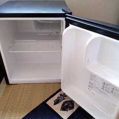 冷蔵庫 45L　Electrolux ERB0500SA-RJPの画像