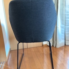 TOSSBERG トッスベルグ チェア, メタル ブラック/グンナレド ダークグレーの画像