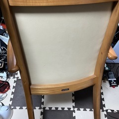 カリモク ダイニングチェア アームチェア 肘置付きの画像