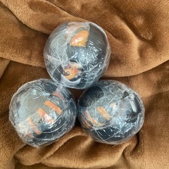 オオスズメバチガチャ4個の画像