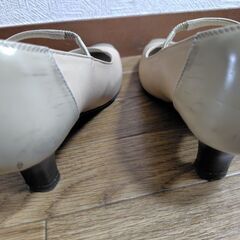 アシックス　GIRO ベージュパンプス　23センチの画像