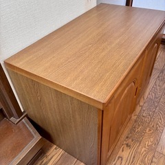 木製開戸収納、婚礼箪笥の上部の画像